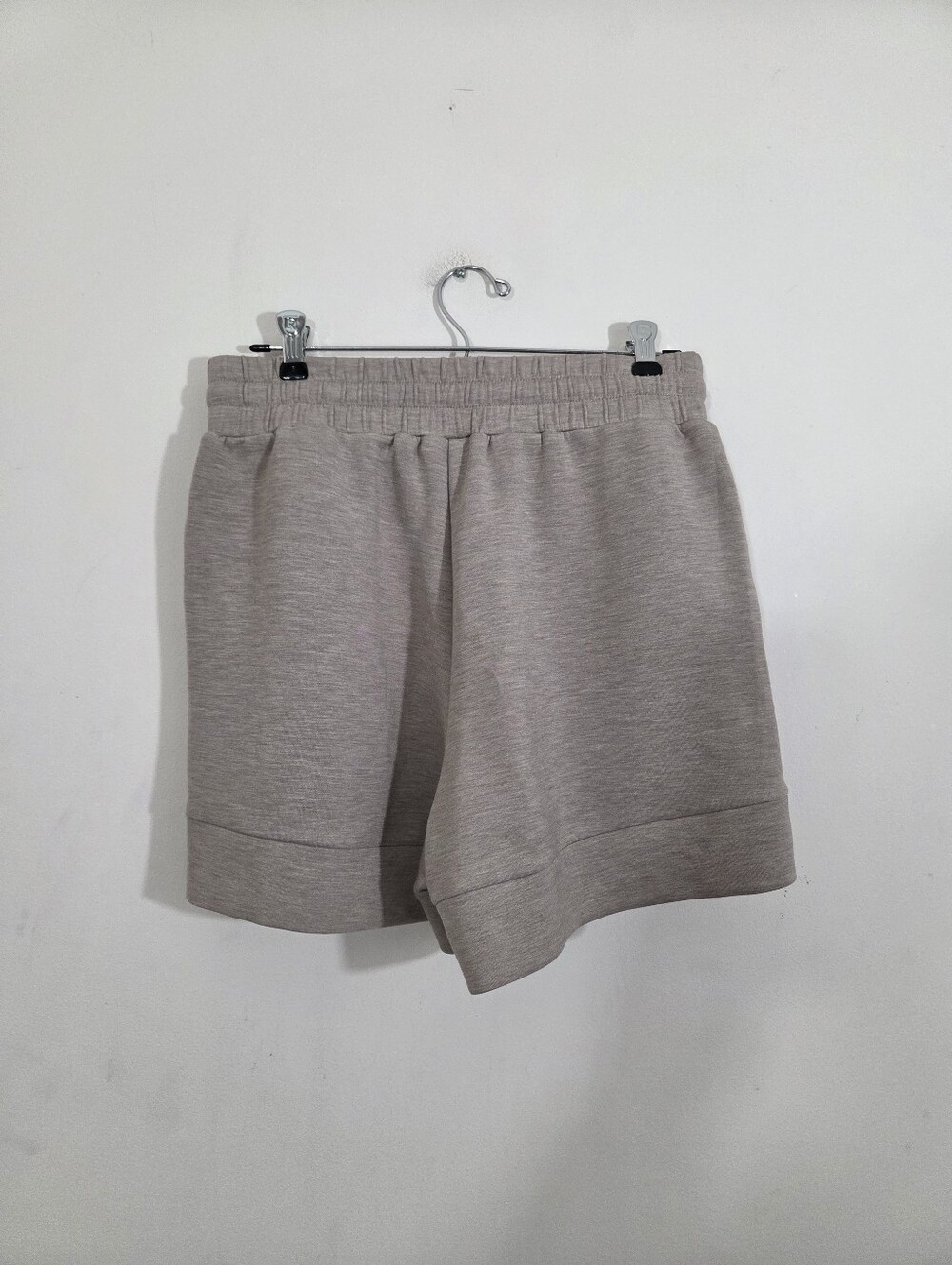 NWT Varley x Anthropologie Atrium High Rise Short Doublesoft Taupe Size Medium - Picture 5 of 11